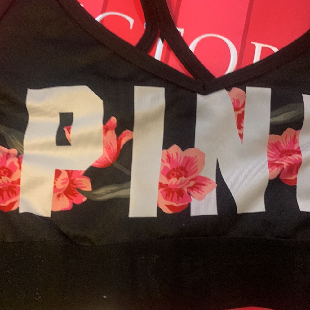 NWOT VICTORIAS SECRET Sports bra Sz M - Picture 2 of 8